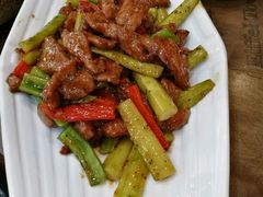 -忙前忙后妈妈菜馆