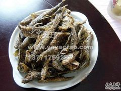 油炸小鱼干-丫丫蟹庄·苏式园林农家乐·阳澄湖大闸蟹(阳澄湖莲花岛店)