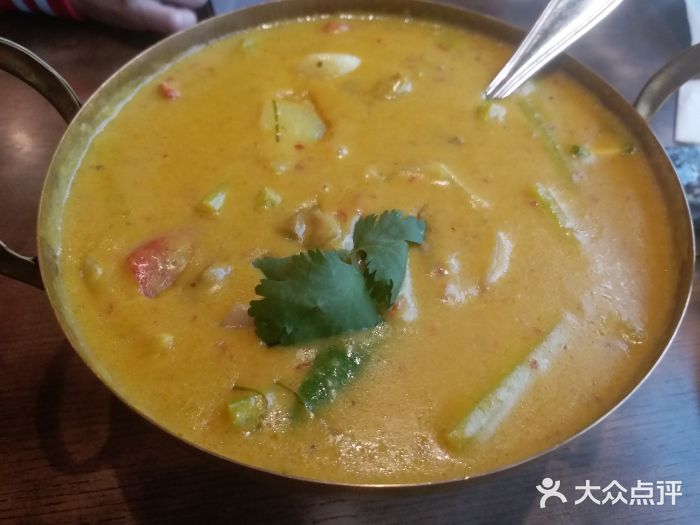 大头虾越式风味餐厅(光明广场店)越式咖喱牛腩煲图片
