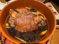 黄花菜炖蹄膀-弄堂里·寻味杭州(湖滨银泰in77C区店)