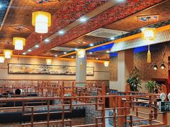 大堂-乡村木柴铁锅炖饭店