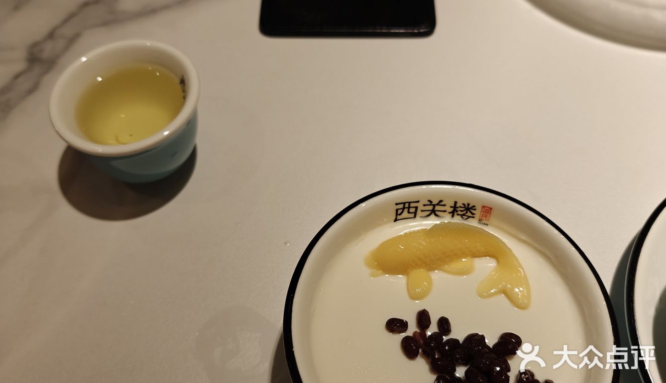 特别推荐他们家的奶香芝士片和山水豆腐花，味道鲜美