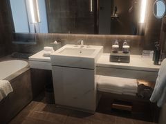 -深圳国际会展中心希尔顿酒店(前海华发冰雪世界店)