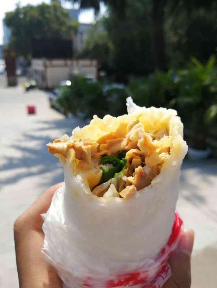 芙蓉蛋卷阜阳田家卷馍-"非常难吃,跟油腻,加个鸡蛋,十块钱,算我.