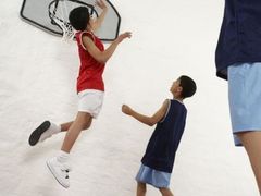 -悦动体能篮球羽毛球网球(三里河店)