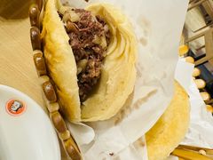精品火烧-闫家驴肉老店(华电一校店)