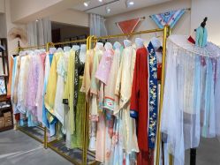 -一揽芳华汉服旗袍体验馆(拙政园店)