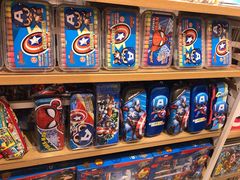 -名创优品(北京新中关购物中心地铁层店)