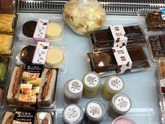 -光明牛奶棚(南泉店)