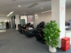 -上海宝信宝马4S店