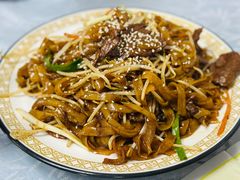 干炒牛河-天宝食坊·啫啫煲大排档(西华路店)