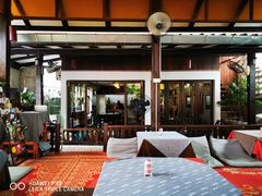 -Dash Teak House