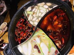-白乐天毛肚火锅馆(解放碑店)
