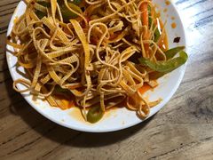 -陇上全荟兰州传统牛肉面(延吉路店)