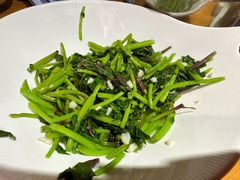 -头上红煨盐鸡乡村食府