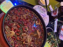 -路边边地标烧烤·川菜·小龙虾·音乐酒馆(良乡长虹店)