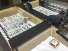 -视野联行眼镜·蔡司授权店(长白万象汇店)