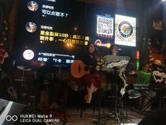 -胡桃里音乐餐厅(陶溪川店)(川湘赣菜·世界百大酒庄直供红酒·音乐表演)