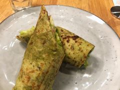 鸡肉菠菜拉法卷-Wagas沃歌斯(静安大悦城店)