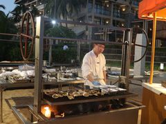 -亚龙湾希尔顿自助餐厅·海鲜·烧烤·沙滩BBQ·现场乐队