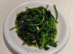 -老街烧烤大排档·地道湖北菜·龙虾馆(汉口火车站店)
