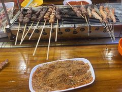 -哈尔滨小酒馆·鲜肉现穿自助烧烤(康新花园店)