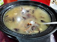 野生菌鸡汤-聚福源·特色川菜馆·烤羊排