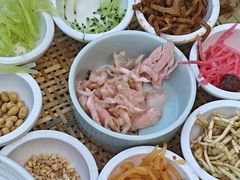 -包整·丝娃娃(一览甲秀楼风景店)