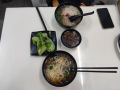 红烧肥肠米线-一品郑记重庆牛肉米线馆(东泰路店)
