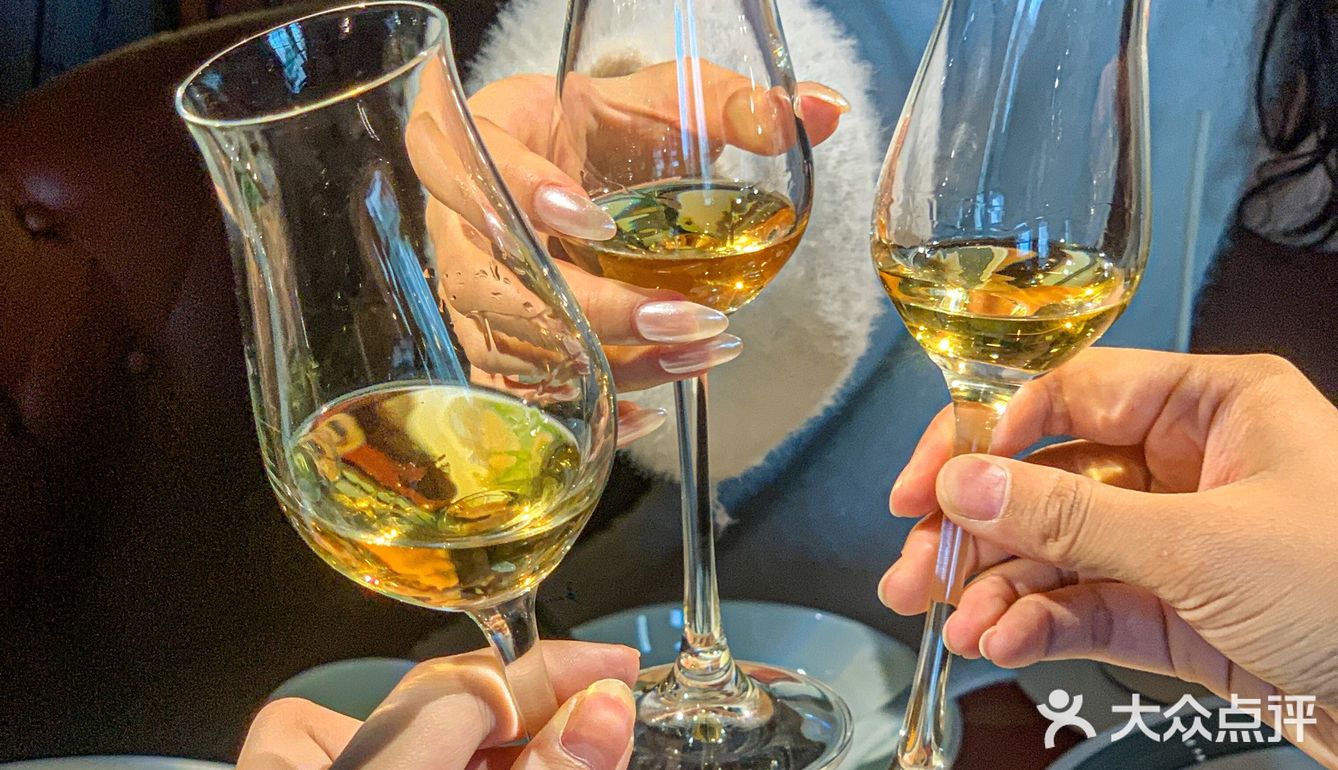 美酒配美蟹 高端精致粤菜餐厅