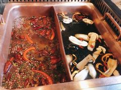 -老牌坊云南鱼豆花火锅(爱建店)
