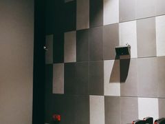 -中影100都市影城(彩虹城店)