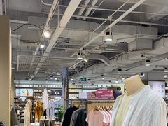 -梅龙镇广场