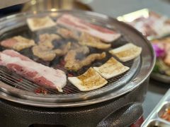 -围炉肉舍•炭烤活鳗•丹东海鲜烤肉(步行街店)