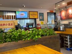 -呷佬·长沙手工米粉(金沙江路店)