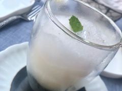 柑橘奶油酸乳冻配青柠泡沫-弦月窗LUNETTE BY AMANDA(复兴路店)