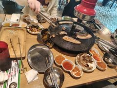 -江南猪肉商会无限续吃(弘大店)