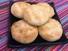 -香巴拉云南餐厅(华莱坞店)