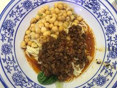 -渝之汇牛肉豌杂面