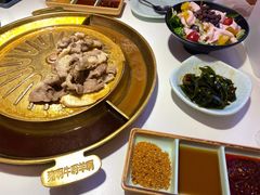 -猪啊牛呀羊啊铜盘烤肉(正大广场店)