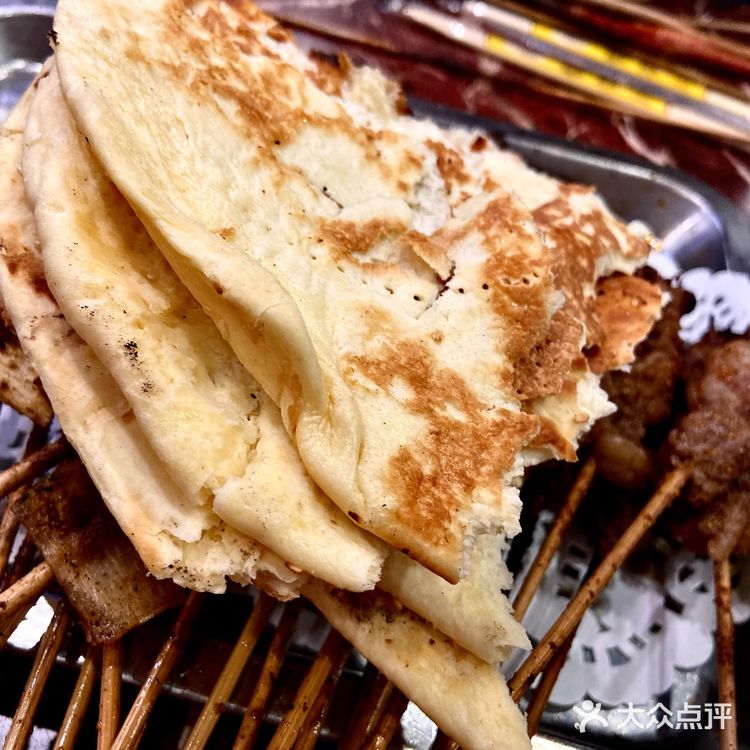 广州探店｜超级好吃的新疆烤羊肉串、烤馕饼