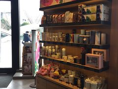 零售区-星巴克臻选(莘庄仲盛店)