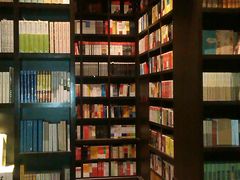 -钟书阁(松江泰晤士小镇店)