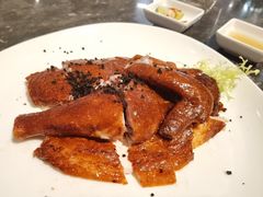 黑松露什锦脆乳鸽-港丽餐厅(高德置地店)