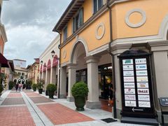 -佛罗伦萨小镇广佛名品奥特莱斯(疏港路店)