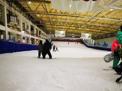 -乔波室内滑雪场