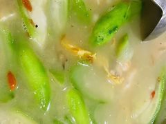 姜酒鸡汤浸丝瓜-小粤楼·怀旧粤菜(万辉国际广场店)
