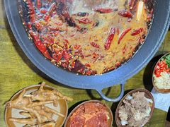 -黄潇洒老火锅(九眼桥宏济巷店)