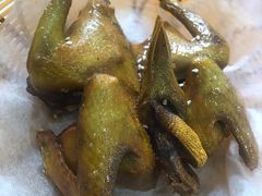 盐焗乳鸽-煲煲掂风味煲仔饭餐厅(西区店)