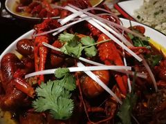 -虾弄弄海派小龙虾·牛羊蝎子火锅